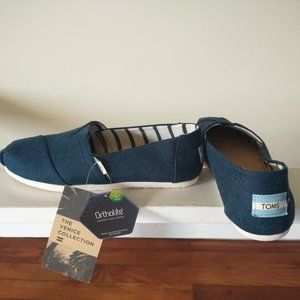 NWT TOMS Shoes - The Venice Collection - Size 7